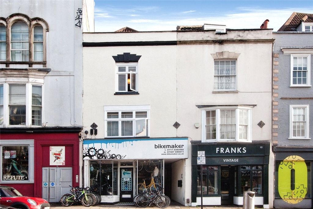 Property photo 1 of 15 Photography