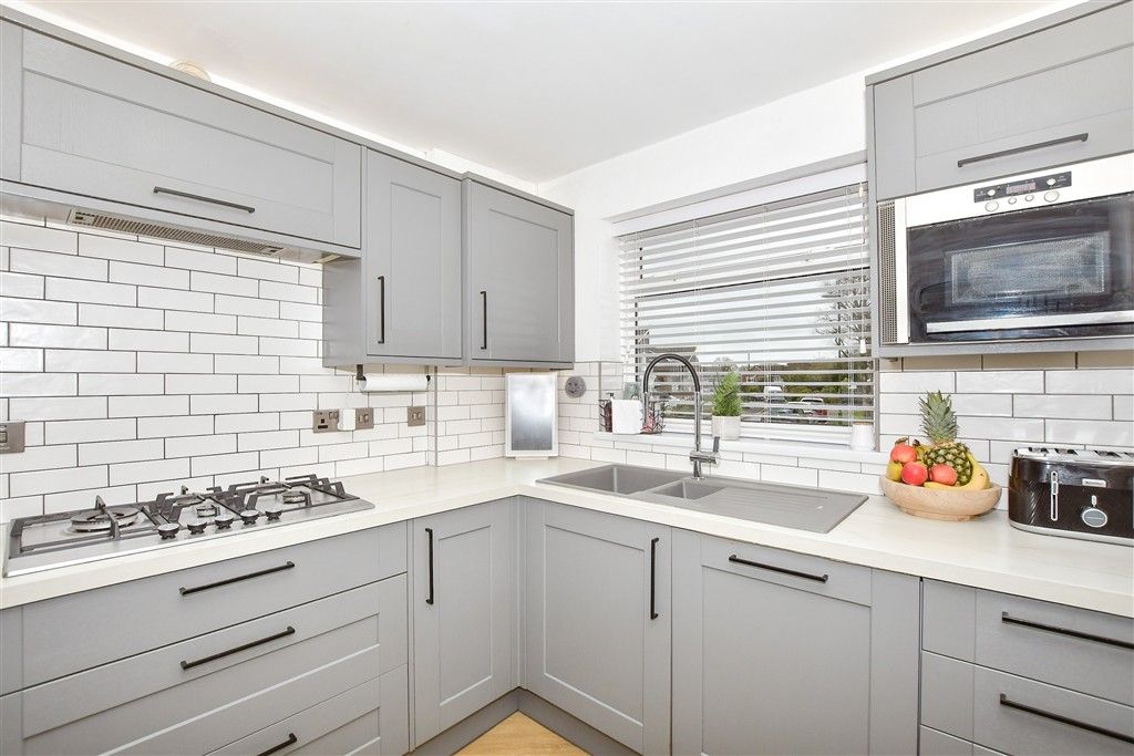 Property photo 3 of 13 Kitchen