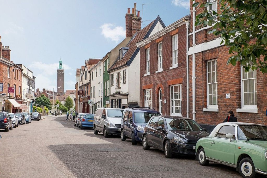 Property photo 1 of 13