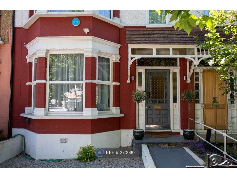 Property photo 2 of 23