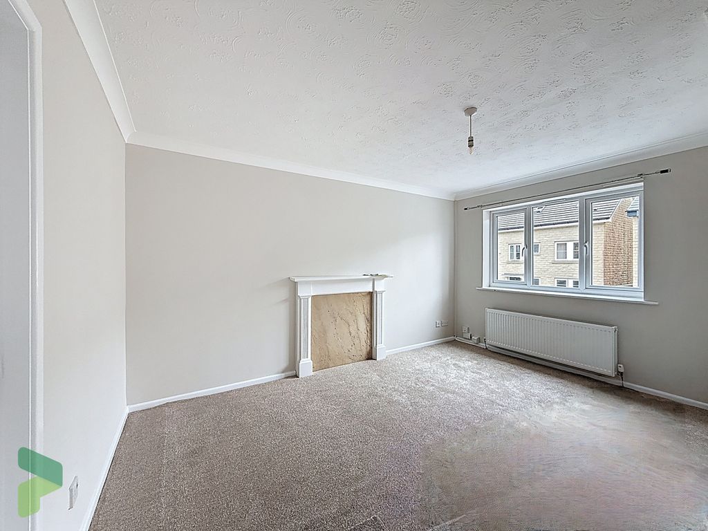 Property photo 2 of 14 Living Room