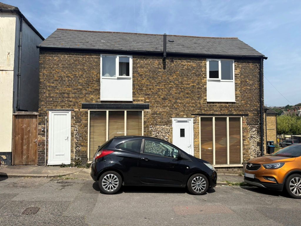 Property photo 1 of 8