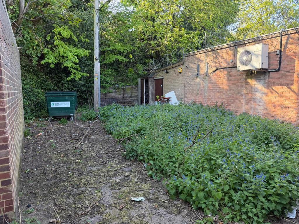 Property photo 2 of 5 Photo 4
