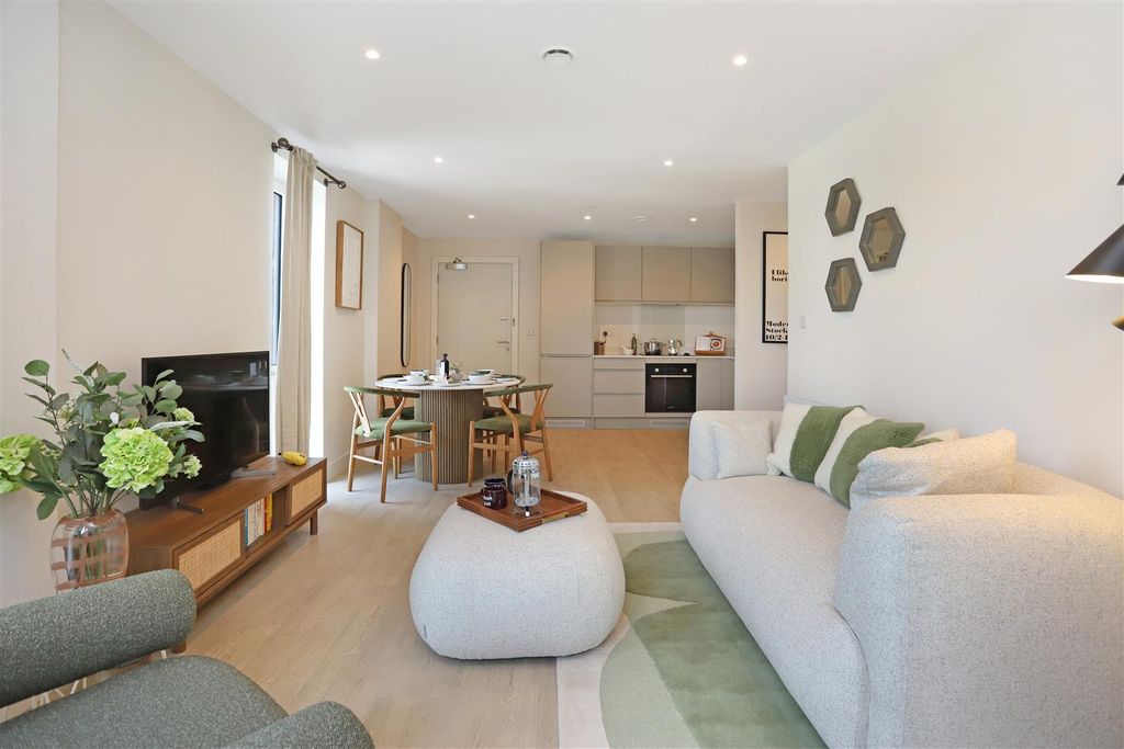 Property photo 2 of 13