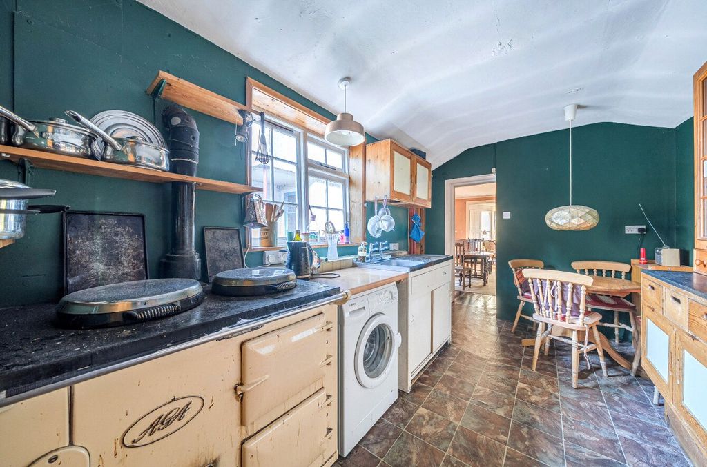 Property photo 3 of 13 Kitchen