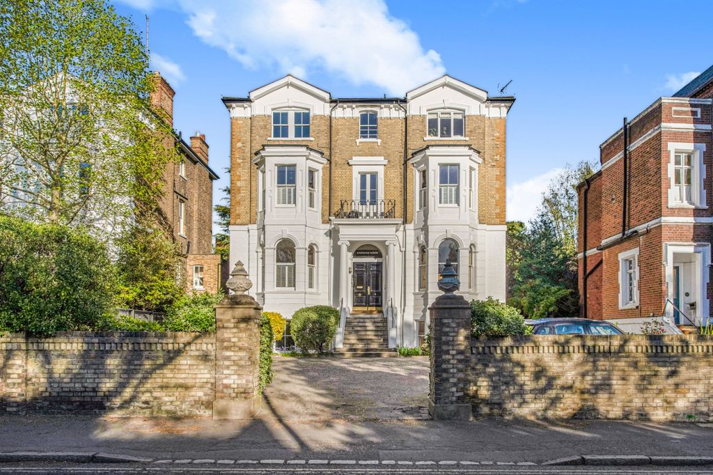 Property photo 1 of 8