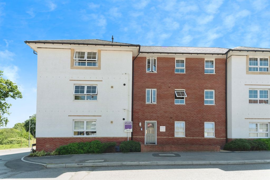 Property photo 2 of 13