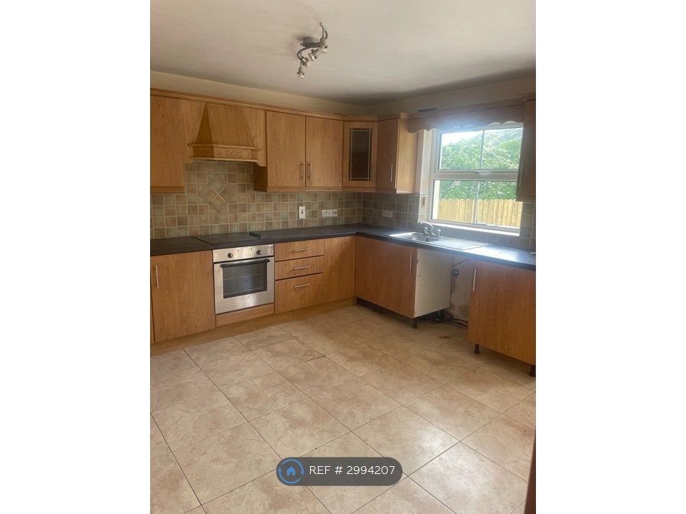 Property photo 3 of 7 Kitchen
