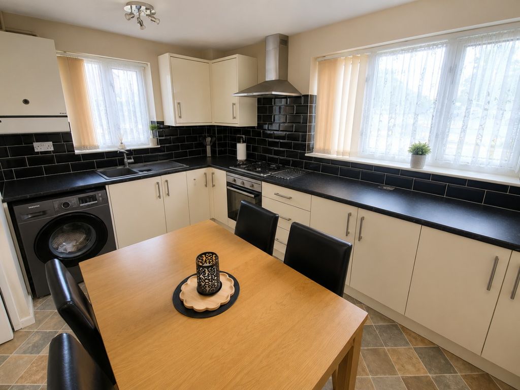 Property photo 3 of 8 3568532