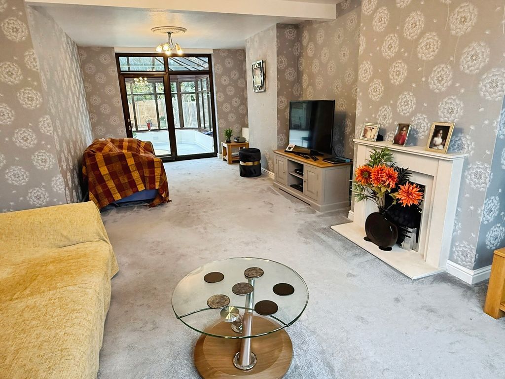 Property photo 2 of 25