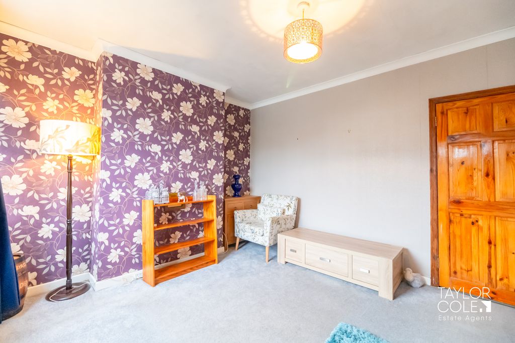 Property photo 3 of 27