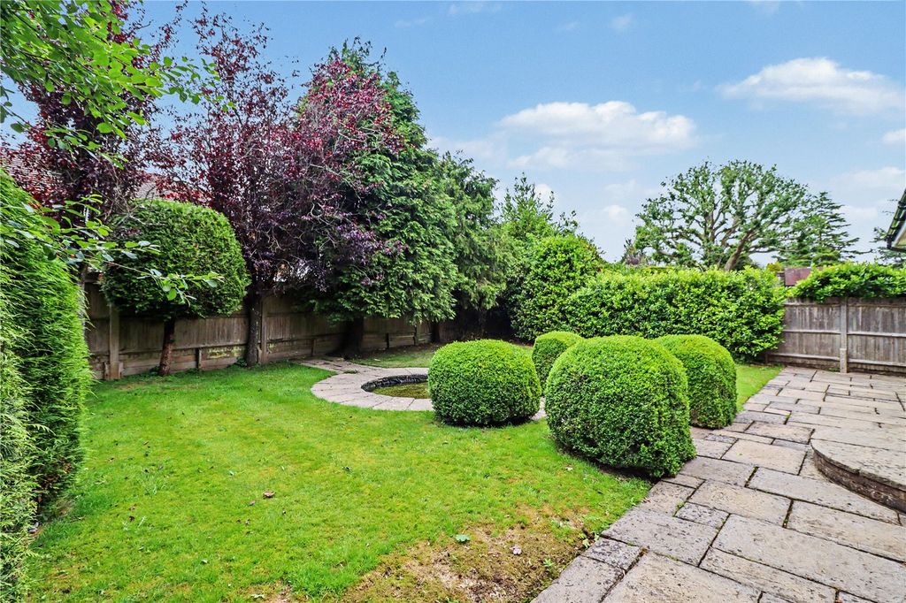 Property photo 2 of 19 Garden