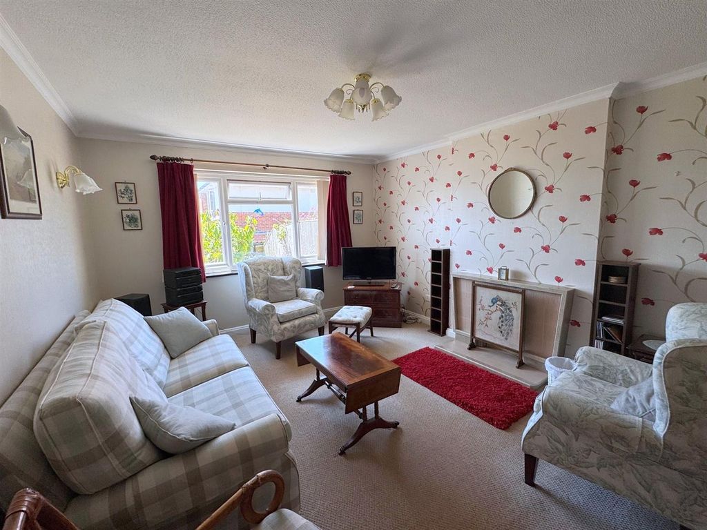 Property photo 2 of 19 Sitting Room