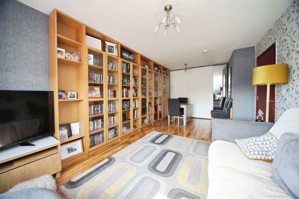 Property photo 3 of 11