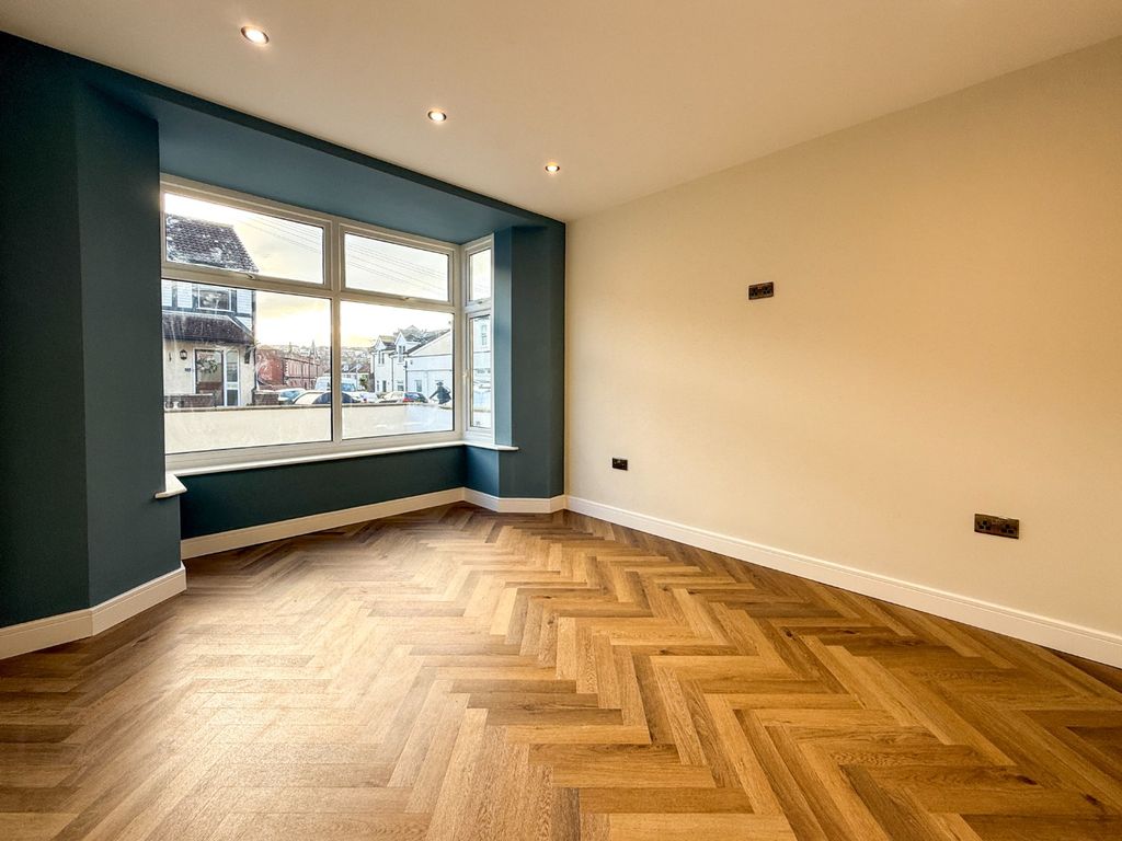 Property photo 2 of 27 4597943