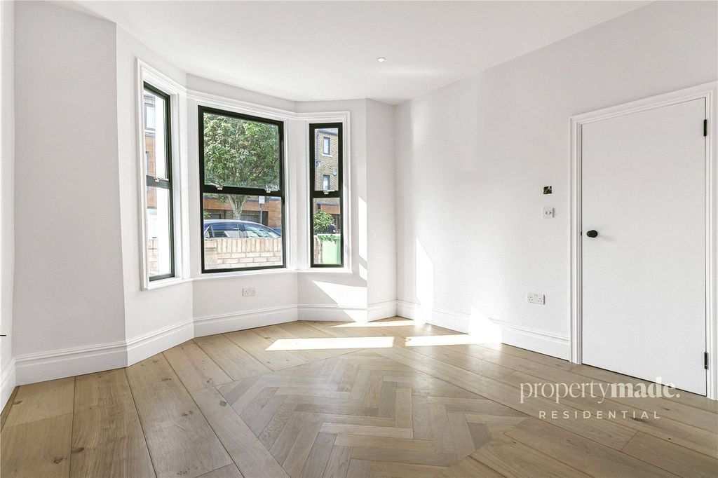 Property photo 3 of 18 Picture No. 09