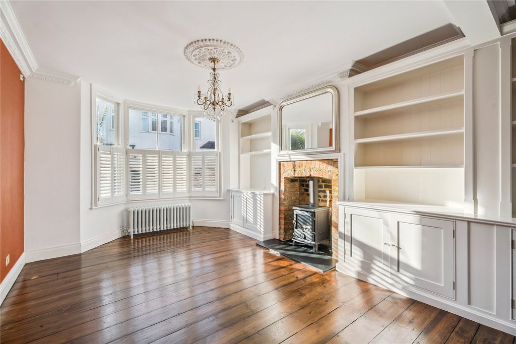 Property photo 2 of 11 Sitting Room