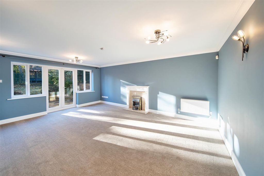 Property photo 2 of 20 Rush Close-28.Jpg