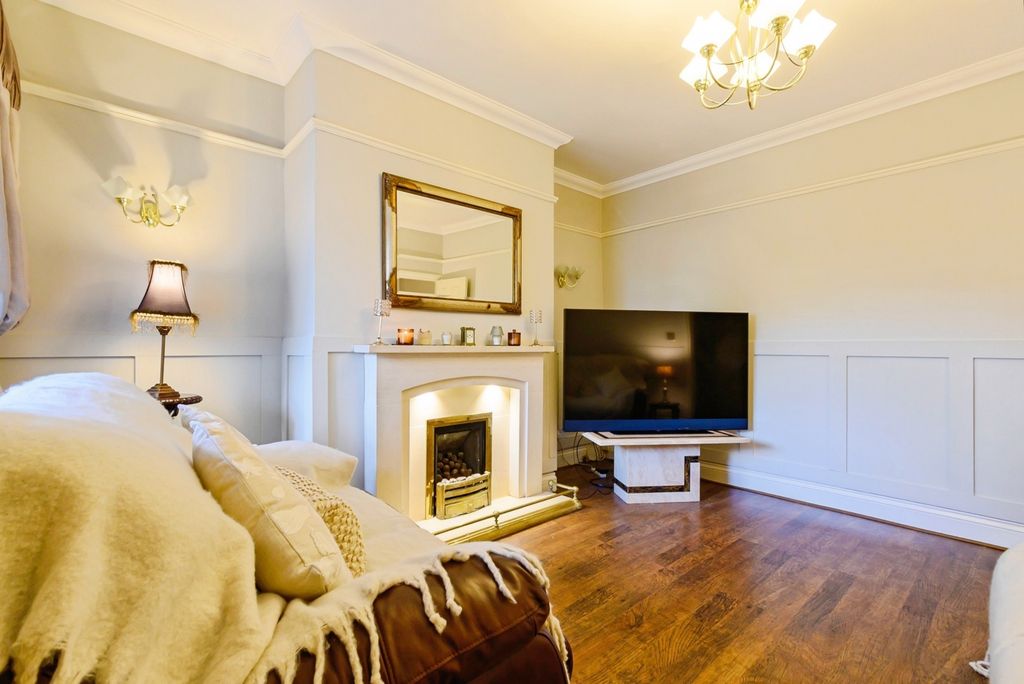 Property photo 3 of 27 Pbox-Img.Jpg