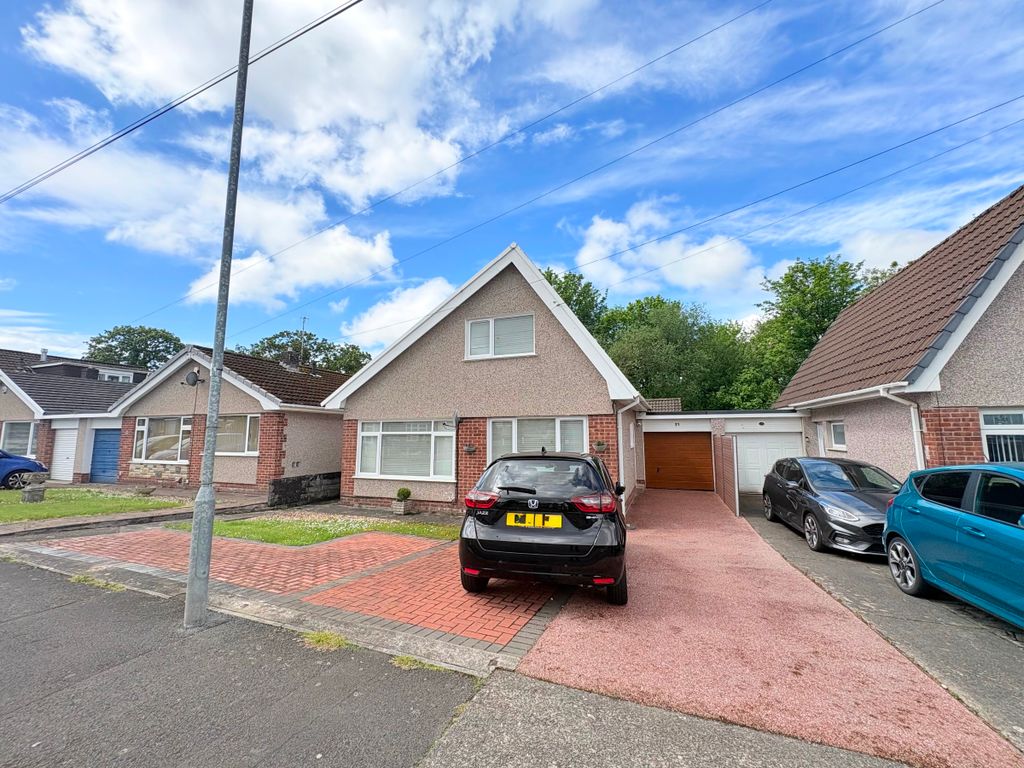 Property photo 3 of 27