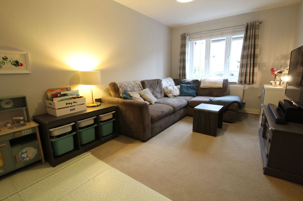 Property photo 2 of 20