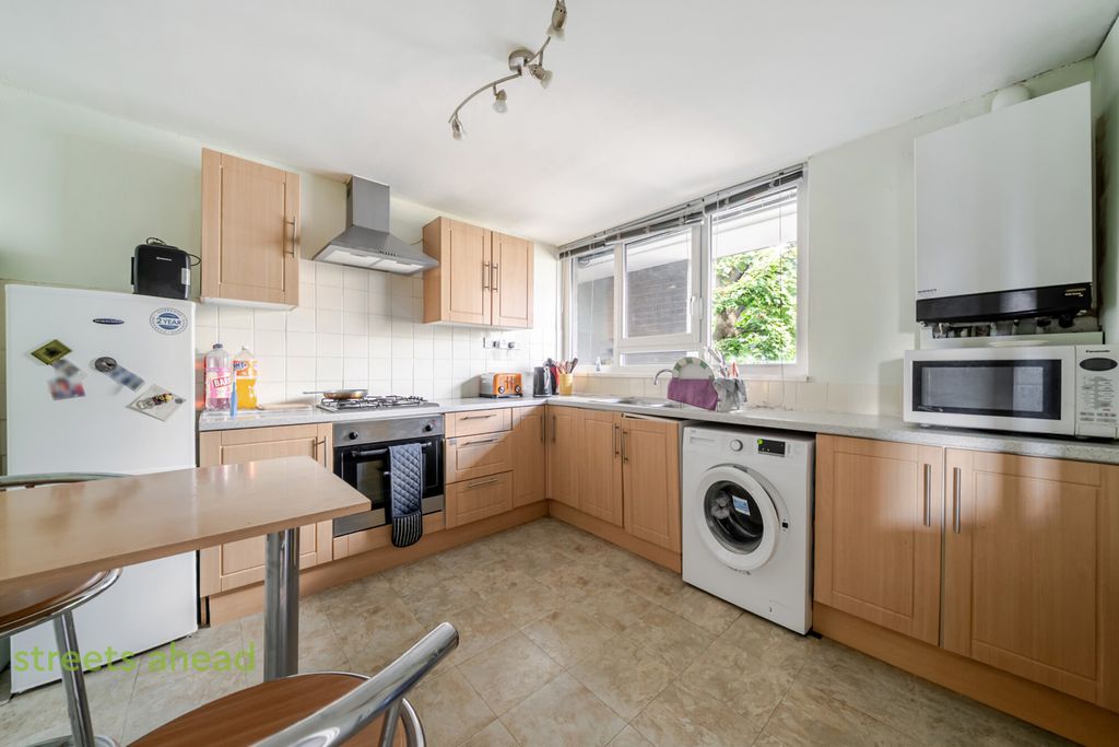 Property photo 2 of 21 7F751ee0-69c6-400...