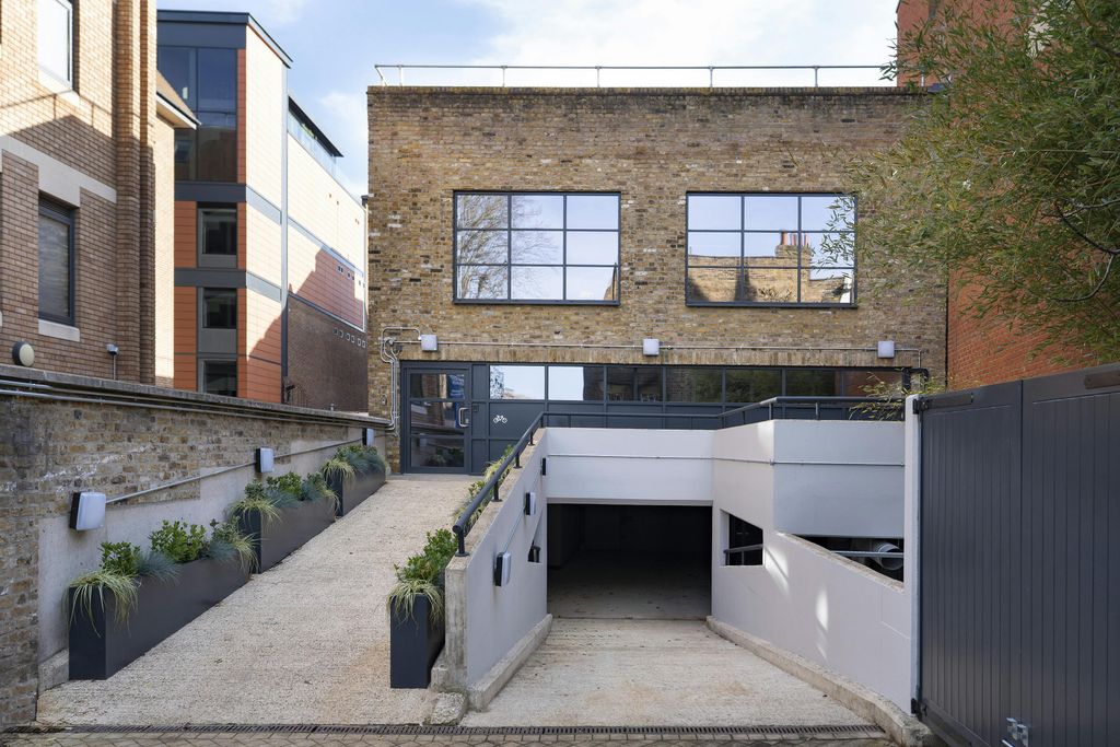 Property photo 2 of 10 Iw051125Gka047.Jpg