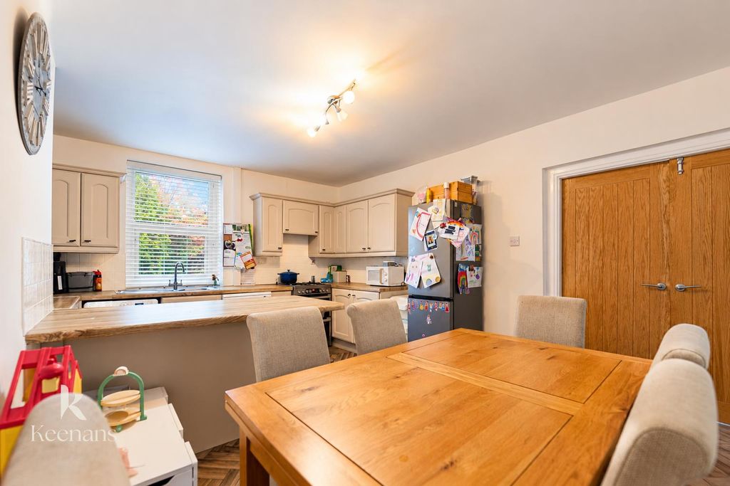 Property photo 3 of 31