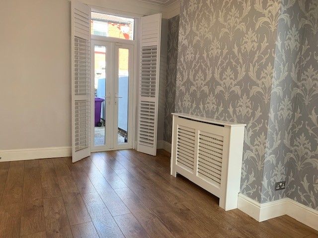 Property photo 3 of 18 Dining Room
