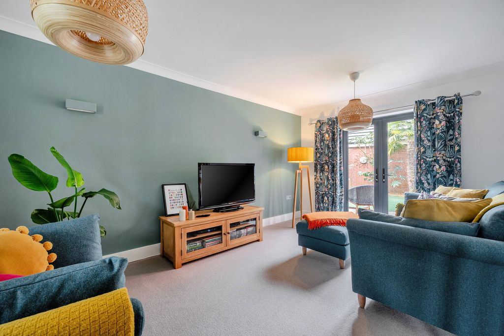 Property photo 2 of 23