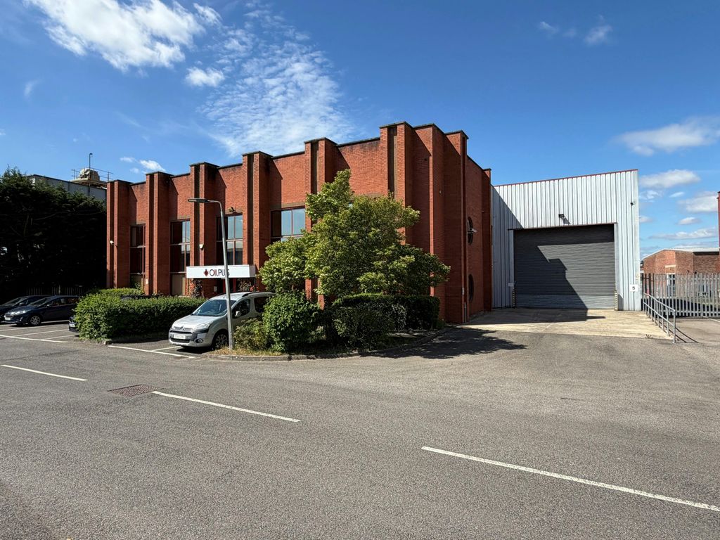 Property photo 1 of 3 Unit E Kennetside - 2.Jpg