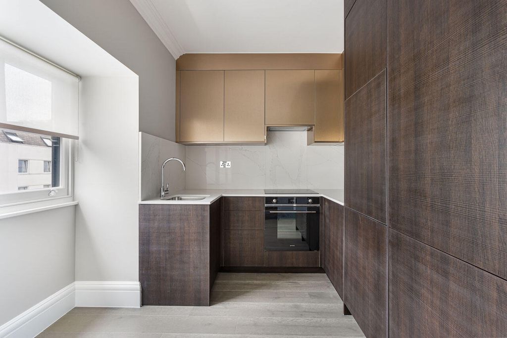 Property photo 1 of 6 Kitchen