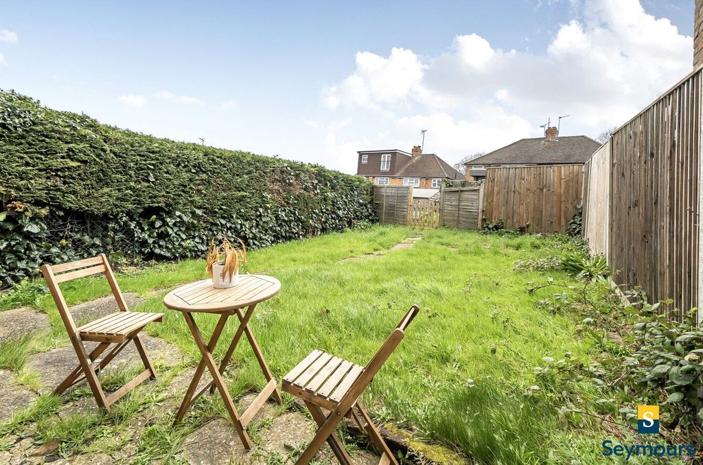 Property photo 2 of 13 Garden