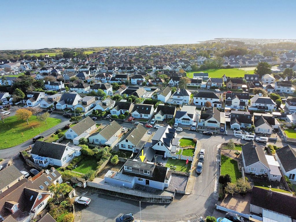 Property photo 2 of 38