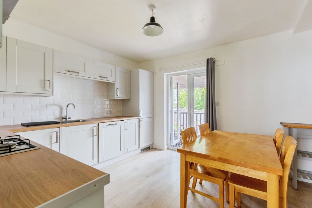Property photo 2 of 20 Pbox-Img.Jpg