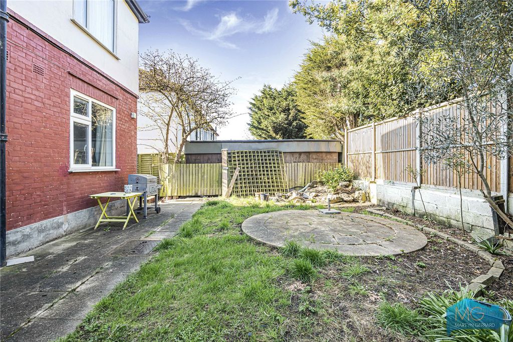 Property photo 3 of 18 Picture No. 15