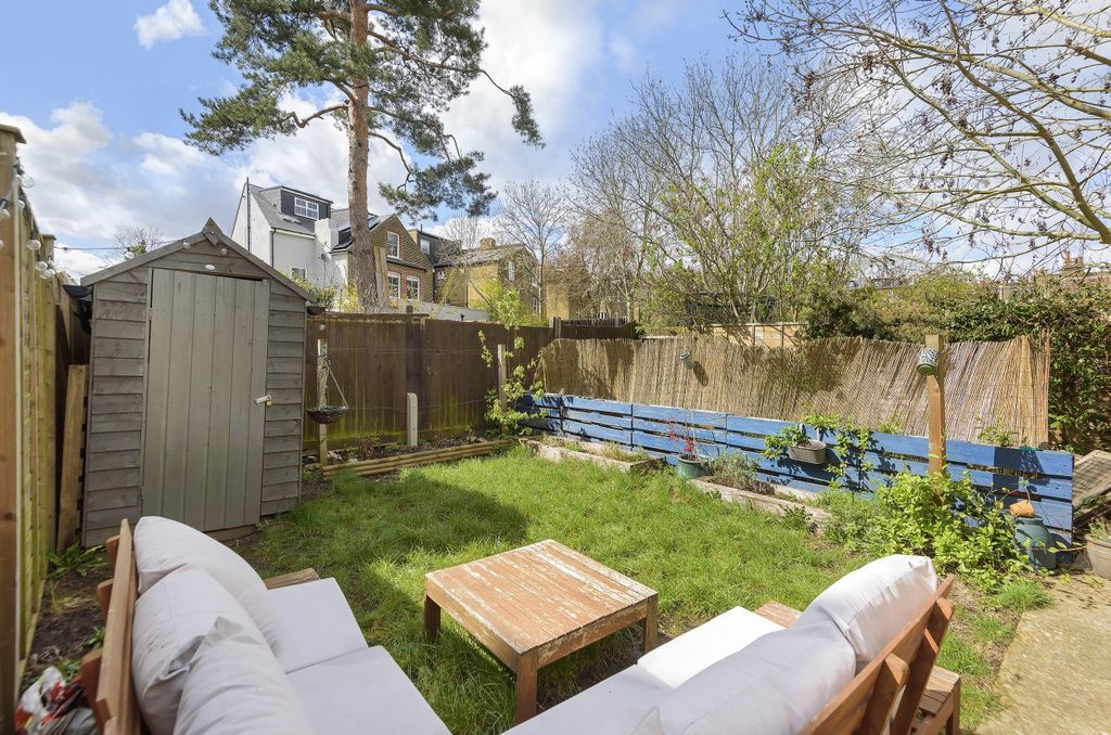 Property photo 3 of 8 Picture No. 13