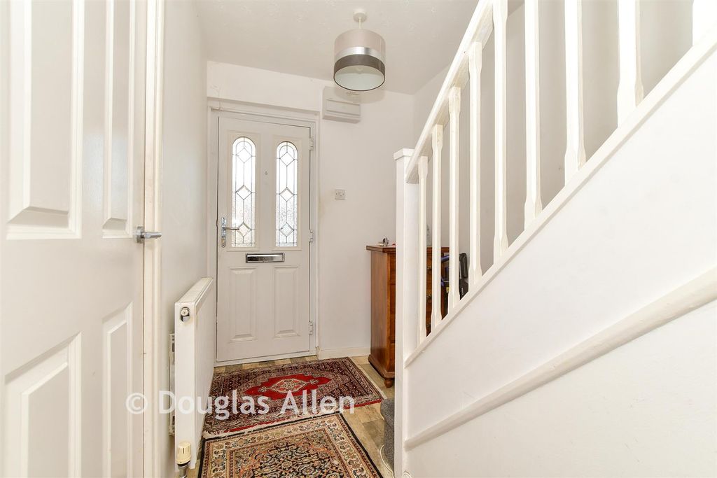 Property photo 2 of 10 Hallway