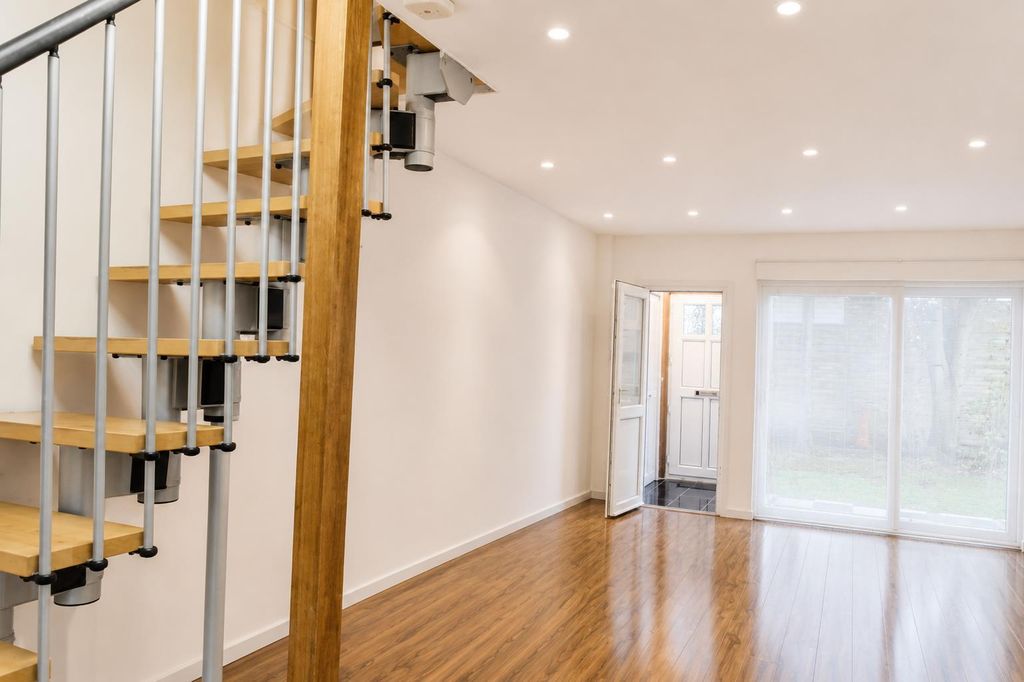 Property photo 2 of 7 P2.Png
