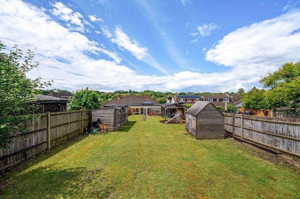 Property photo 2 of 22 12 North Road.Jpg