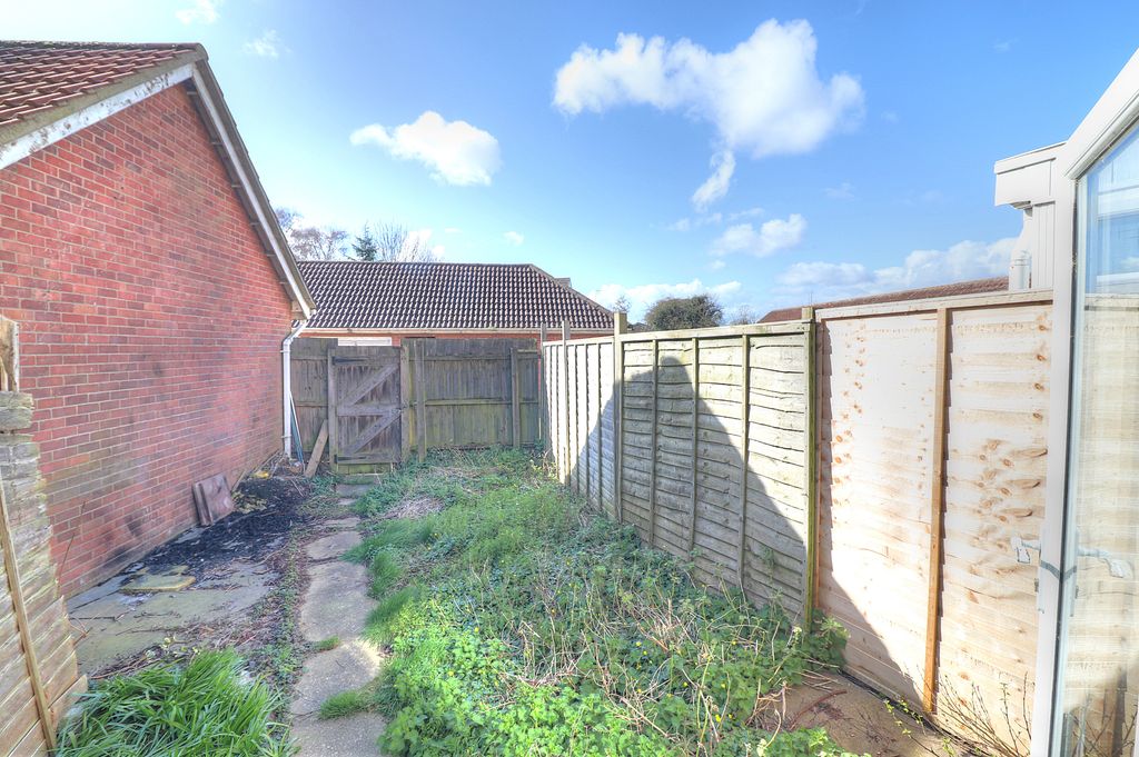 Property photo 2 of 10 Garden