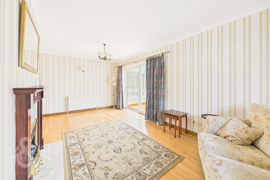Property photo 3 of 25