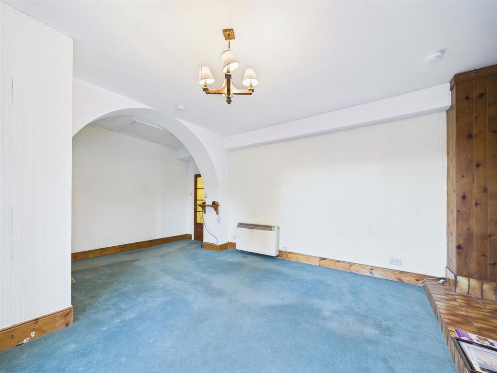 Property photo 3 of 21 Cam01486G0-Pr0916-Still004.Jpg