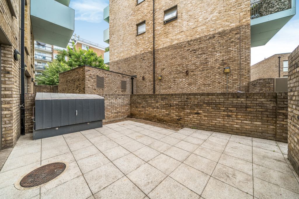 Property photo 2 of 17 1501126-8-6A71c79...