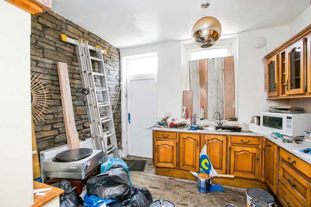 Property photo 3 of 20 Kitchen Diner