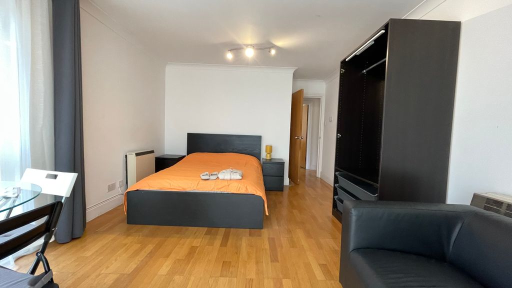 Property photo 2 of 12 Photo 1