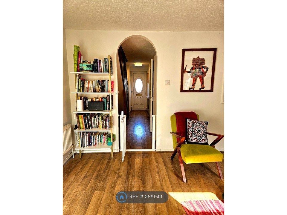 Property photo 2 of 14 Living Room