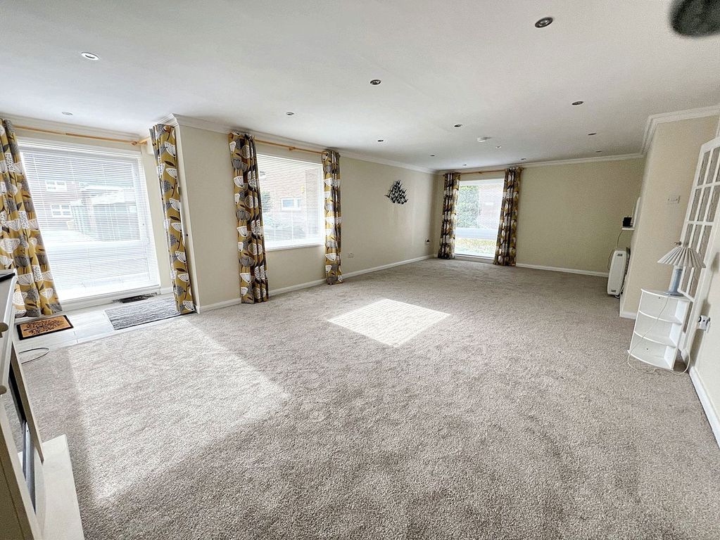 Property photo 3 of 11