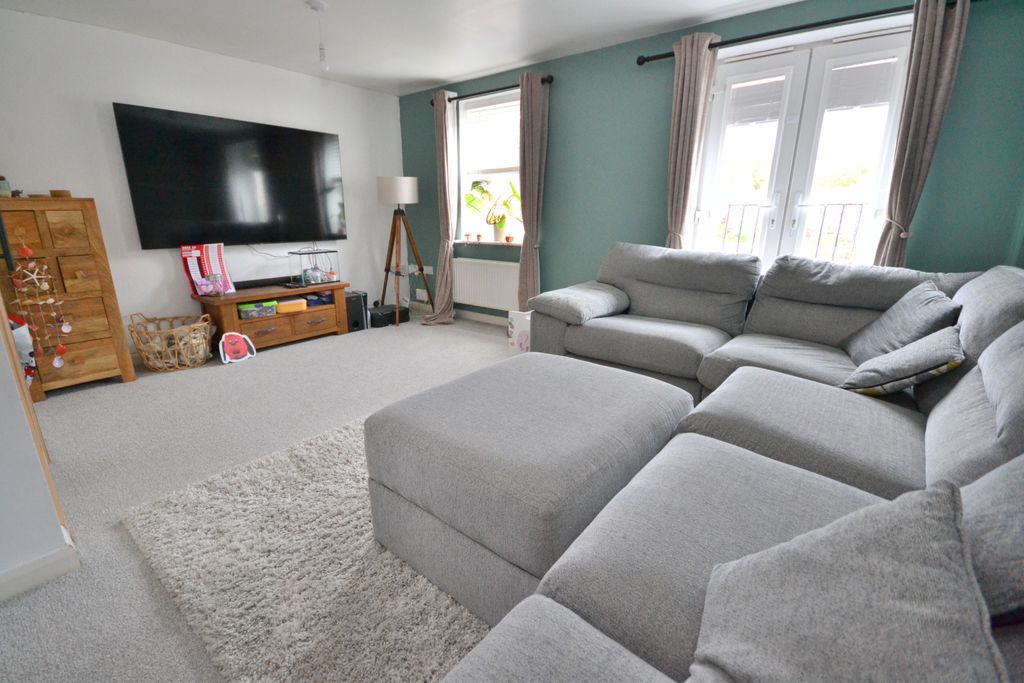 Property photo 2 of 12