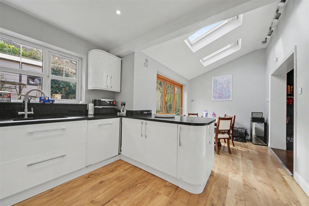 Property photo 3 of 14 Kitchen Diner (1).Jpg